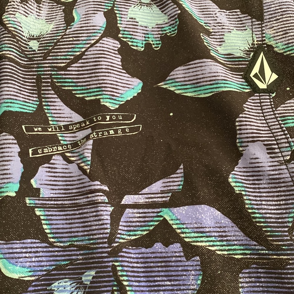 👾Volcom Trunks👾30” - Picture 2 of 5